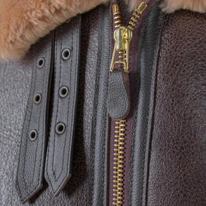 Chaqueta de bombardero de piloto de cuero duradera para hombres que ofrece ajuste personalizado y personalización para la moda diaria de invierno al aire libre y calle - Product Image 2