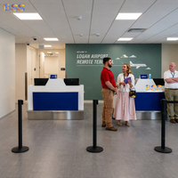 Comptoir de service aéroportuaire de luxe, terminal, bureau de réception d'aéroport, comptoir de check-in aéroportuaire personnalisé en surface solide Krion blanc et bleu
