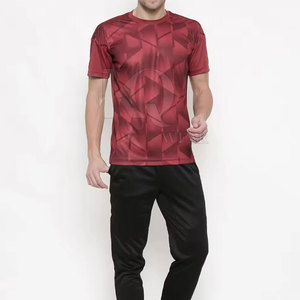 เสื้อยืดผู้ชายแบบซับลิเมชั่น ผ้าโพลีเอสเตอร์ 100% น้ำหนักเบา เป็นมิตรกับสิ่งแวดล้อม นุ่มสบาย เหมาะสำหรับแฟชั่นสตรีทและสวมใส่ในชีวิตประจำวัน - Product Image 4