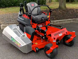 Tondeuse autoportée Gravely à moteur essence 190 cm³, propulsion arrière, bac de ramassage, lame rotative de qualité professionnelle - Product Image 3