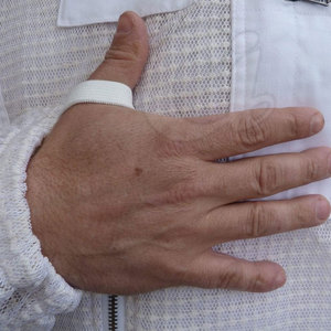 OEM Service Latest Style Comfortable Beekeeping <b>Suit</b> Custom Made Cotton/Mesh Bulk Quantity - Product Image 5