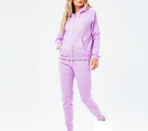 Chándal de mujer hecho a medida con etiqueta privada con logotipo personalizado, chándal de moda para mujer, conjunto de dos piezas con capucha y pantalón acampanado - Product Image 1