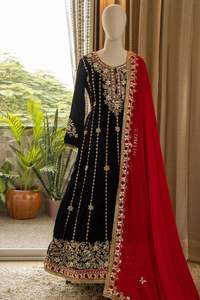 Salwar Kameez de Estilo Contemporáneo con Bordado Gota para Mujer en Tela Premium, Ideal para Fiestas - Product Image 3