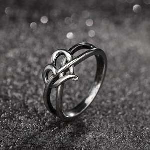 Anillo de Plata de Ley con Corazones Entrelazados Jeulia - Anillo de Boda con Piedras Preciosas Chapado en Rodio - Product Image 6