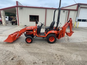 Chargeuse-pelleteuse compacte Kubota BX24S 4x4 d'occasion, mini-chargeuse, équipement de construction agricole - Product Image 3