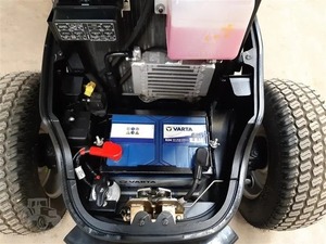 Tractor de un solo eje SOLIS 26 con motor de 24 HP, caja de cambios y bomba - Product Image 5