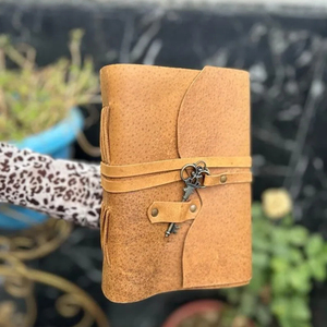 Cuaderno de diario A5 de cuero genuino hecho a mano 4-Organizador hecho a mano Estilo espiral Regalo Logotipo personalizado Hilo Caja de encuadernación de costura - Product Image 1