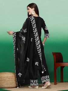 Estilo indio pakistaní Salwar Kameez Ready Made Ladies Cotton Suit Cosido Elegante Mujer Vestidos a precios al por mayor Venta a granel - Product Image 6