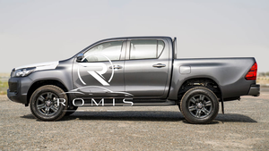 Hilux SR5 Pickup 2025 2.4L Diesel Automatico con Sedili in Pelle, Fari LED, Pneumatici R18, Guida a Sinistra - Product Image 2