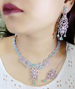 Élégant collier en diamant américain serti d'une pierre rouge pour femmes, bijoux de fête de mariage pour femmes - Product Image 3