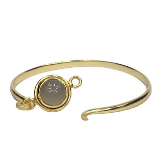 Bracelet en argent sterling 925 plaqué or Cabochon pierre de lune pierre précieuse excellente qualité fait à la main Unique réglable pour les fiançailles - Product Image 1