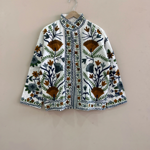 Chaqueta de algodón Suzani hecha a mano para mujer, color blanco, abrigo bordado estilo bohemio - Product Image 1