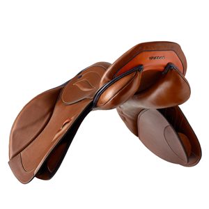 Selle anglaise Stubben en cuir pur pour l'équitation Polo et dressage Léger et respirant avec logo personnalisable - Product Image 6
