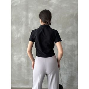 Blusa de Mujer Topshow Negra con Frente Fruncido, Mezcla de Algodón con Detalle de Volantes, Elegante y Cómoda para Uso Diario - Product Image 4