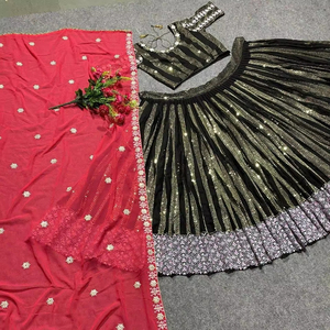 Nouveau mariage ethnique et vêtements de fête Malay Satin soie lourde séquence brodée Lehenga et Choli avec Dupatta brodé - Product Image 1