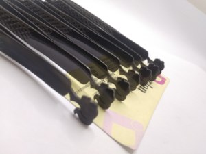 Pinzas para pestañas con mango de diseño de muñeca, pinzas de extensión de pestañas postizas curvas con volumen de agarre de diamante de Plasma negro brillante - Product Image 2