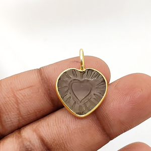 Christian Smoky Quartz Gemstone Coeur Sculpture Charme Pendentif 925 Bijoux En Argent-Pyramide et Précieux International - Product Image 1