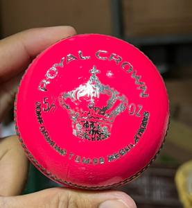 Balles de cricket en cuir Kookaburra rose 156gm cousues à la machine - Product Image 5