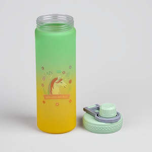 Botella de Agua Infantil de Plástico Verde con Recubrimiento Cítrico, Tapa con Bisagras, Cordón para Colgar, Ideal para Campamentos, Festivales y Regreso a Clases - Product Image 4