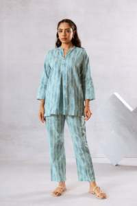 Haute sur demande à la mode femmes imprimé co-ord ensemble pour la fête de mariage disponible à la quantité en vrac de l'Inde au prix de gros - Product Image 4