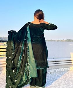 Precio al por mayor en el diseñador Georgette Lahenga Choli con Dupatta Estilo indio de seda Ropa DE BODA Fabricado en Surat - Product Image 3