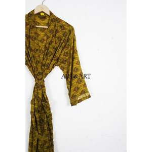 Kimono Elegante Estilo Occidental, Bata Envolvente con Patrones Étnicos Vibrantes, Cinturón, Largo, Decoración de Encaje, 100% Seda, Suave, Casual, Semi-Formal - Product Image 3