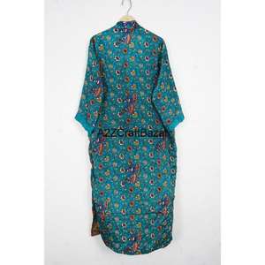 Kimono de Seda Hecho a Mano en India con Cuello en V y Cordón Ajustable, Mangas Tres Cuartos, Diseño de Patchwork, Estilo Boho Chic, Elegante, para Mujer, para Bodas - Product Image 5