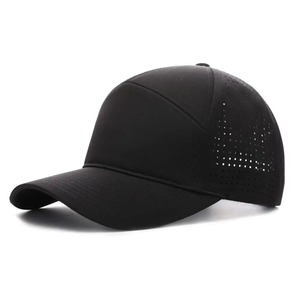 Gorra de béisbol deportiva de verano de 6 paneles al por mayor, de secado rápido, transpirable, ajustable con logotipo personalizado, pegatina mágica gris, 100% poliéster - Product Image 1