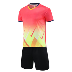 Ensemble de maillots de football rétro pour hommes de qualité supérieure respirant à séchage rapide Style vintage classique Service OEM disponible - Product Image 4