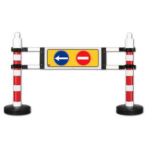 Barrière de circulation en PVC 180 x 120 cm avec panneau de signalisation et signal d'interdiction d'accès - Product Image 1