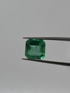 มรกตธรรมชาติขนาด 7.5 x 7.5 มม. ไม่ผ่านการปรับแต่งและไม่ผ่านการอบอุ่น คุณภาพดีมาก เกรดพรีเมียม ทรงเหลี่ยมแบบแอสเชอร์ น้ำหนัก 1.94 กะรัต สำหรับทำเครื่องประดับ - Product Image 5