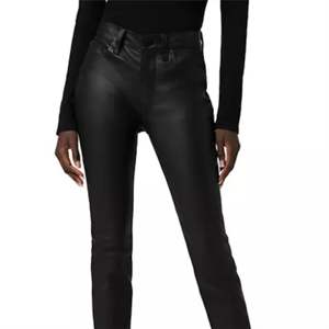 Pantalons en cuir pour femmes de haute qualité fabriqués sur mesure par OEM-élégants et confortables pour toutes les occasions - Product Image 5