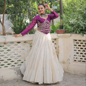 Tela de algodón de alta demanda Lehenga Choli para niñas mujeres trabajo de encaje de espejo para fiestas Navratri mejor precio disponible más vendidos - Product Image 1