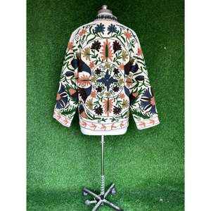 Chaqueta bordada Suzani de algodón indio, chaqueta de invierno para mujer hecha a mano, chaqueta de tela de algodón TNT, abrigo Unisex - Product Image 6