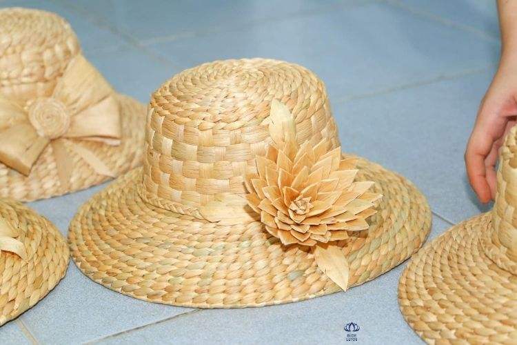 สีเหลือง