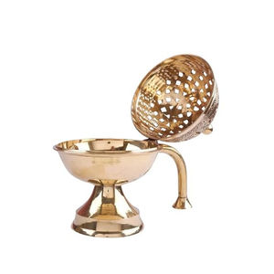 Brûleur d'encens artisanal en laiton avec poignée en bois de santal, écologique, pour l'encens indien, idéal pour la méditation et la prière religieuses - Product Image 2