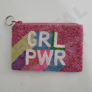 Girl Power Design Monedero personalizado con cuentas de semillas Monedero Hermoso monedero con características de accesorios de moda - Product Image 1
