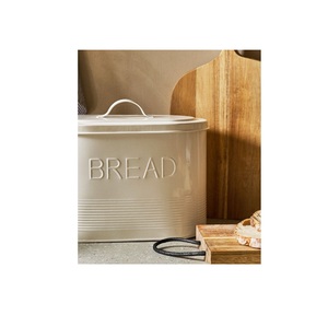 Boîte à pain en métal élégante avec trous de ventilation pour assurer une bonne circulation de l'air et garder le pain frais plus longtemps - Product Image 5