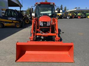 Tractor Compacto L4060HSTC 2023 - Tractor Utilitario de Alto Rendimiento y Enfoque en la Comodidad - Product Image 2