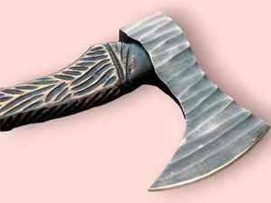 Hache Viking artisanale en acier à haute teneur en carbone, manche en bois de rose, étui en cuir, personnalisable, 1,5 kg, multi-usages - Product Image 3