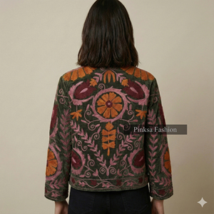 Short ethnique bohème brodé à la main Suzani, motif floral de luxe pour femme, doublure en coton respirant et écologique, collection automne-hiver - Product Image 6