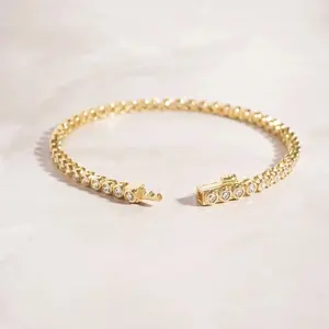 Bracelet tennis vintage pour femme, 6 carats, moissanite taille ronde, plaqué argent sterling, pour mariage - Product Image 1