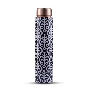 Bouteille d'eau en cuivre pur de conception unique disponible tous les accessoires de verres pour les cadeaux de retour bouteilles de prestations de santé à vendre - Product Image 2