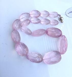 โรสควอตซ์ 650.00 กะรัต ทรงรีเหลี่ยมเพชรพลอย ธรรมชาติ สำหรับทำเครื่องประดับชั้นดี - Product Image 4