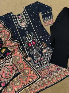 Tissu en mousseline de coton Broderie et impression numérique avec pierre Travail à la main Top et pantalon avec Dupatta - Product Image 5