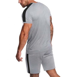 Ensembles de vêtements d'été pour hommes de grande taille, respirants et personnalisés OEM Ensemble de vêtements de sport en tissu de coton épais et de shorts coupe ajustée - Product Image 4