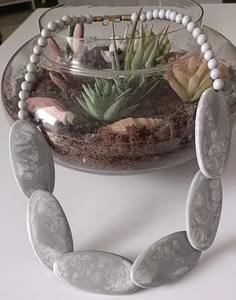 สร้อยคอลูกปัดเรซิ่นสีเหลืองทันสมัย ทรงไม่สมมาตร ไม่เจียระไน พร้อมอุปกรณ์เกลียว เหมาะสำหรับงานแต่งงาน งานปาร์ตี้ ของขวัญหมั้น แฟชั่นสำหรับผู้หญิง - Product Image 5