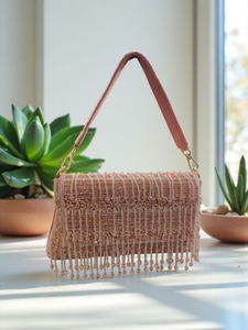 Sac à main tendance pour femmes, sac à main élégant et très vendu pour les occasions décontractées et les soirées - Product Image 2