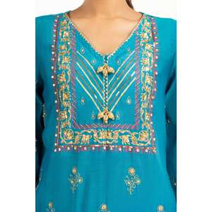 Costume formel 3 pièces pour femme, couleur turquoise, avec boutons décorés à la main - Product Image 1