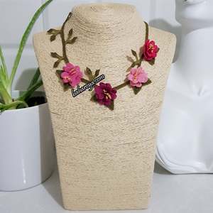 Nurgül Kolye No. 2 Pembe Düş İğne Oyası Collar de moda - Product Image 1